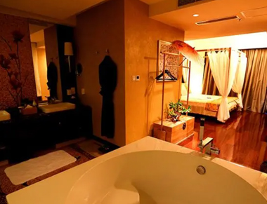 长沙开福养生会所的黄昏恋：当爱情遇上八十岁